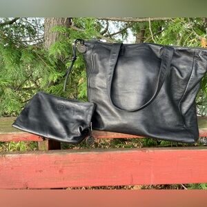 Wanderers Travel Co Leather Black Tote and Toiletries Pouch Set